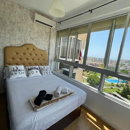 Daire Apartamento / Estudio / Piso Entero Full Equipado - La Colina, Torremolinos.