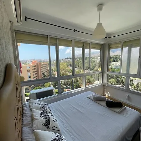 公寓 Apartamento / Estudio / Piso Entero Full Equipado - La Colina, Torremolinos. *